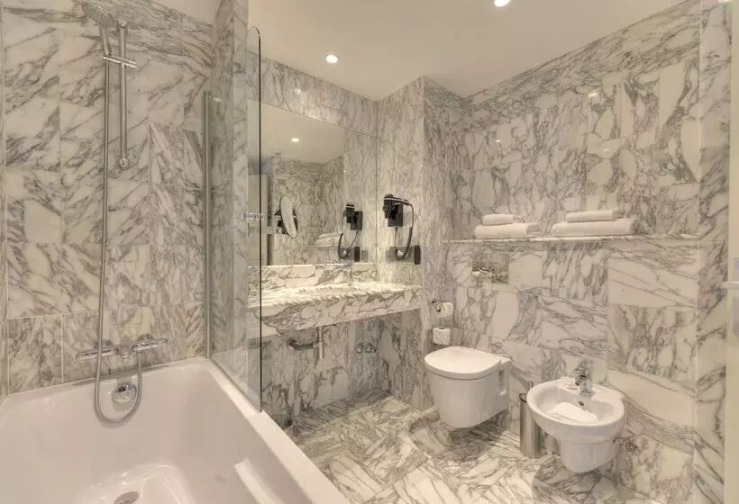 اتاق سوپریور با چشم‌انداز دریا, Westminster Hotel & Spa Nice