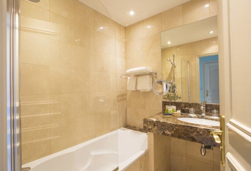 غرفة سوبيريور مطلّة علي البحر, Westminster Hotel & Spa Nice