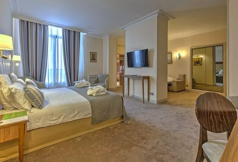 سوییت جونیور با چشم‌انداز شهر, Westminster Hotel & Spa Nice