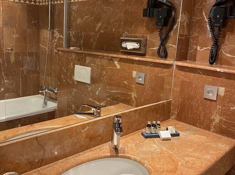 غرفة قياسية مطلّة علي البحر, Westminster Hotel & Spa Nice