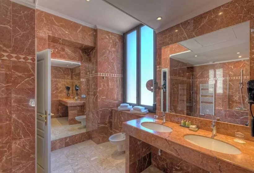 مجموعه ویستا شهر, Westminster Hotel & Spa Nice
