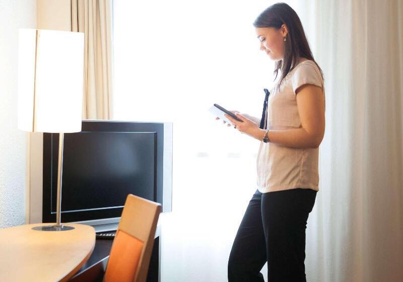 Номер Executive, Novotel Paris Est