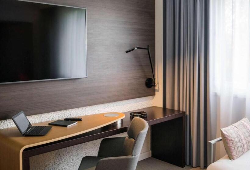Классический Номер, Novotel Saclay