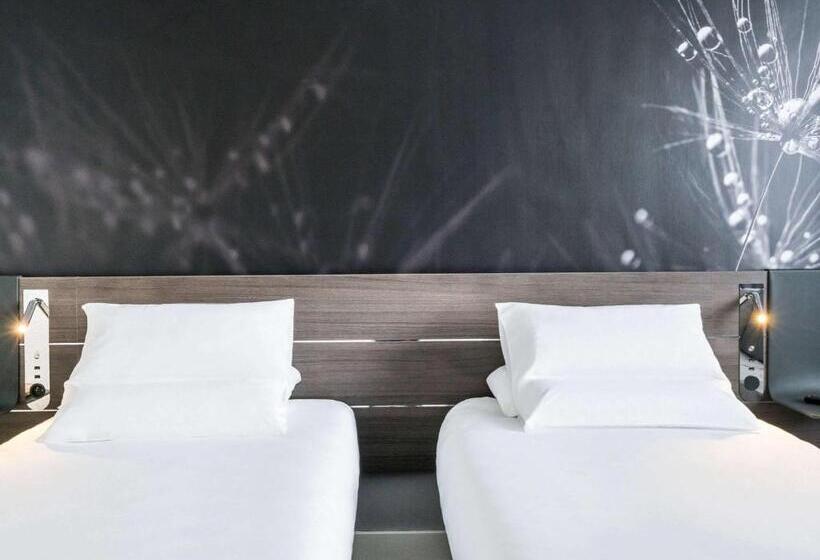 غرفة كومفورت, Novotel Saclay