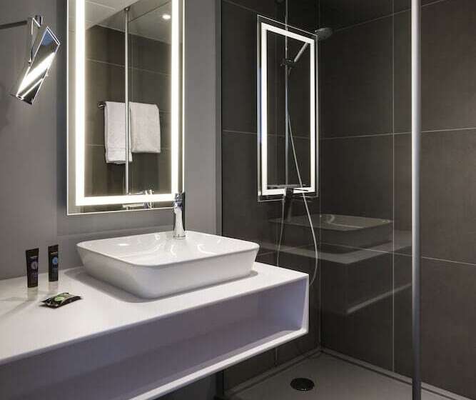 Номер Executive, Novotel Saclay