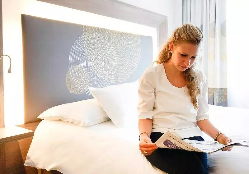 スイート, Novotel Saclay