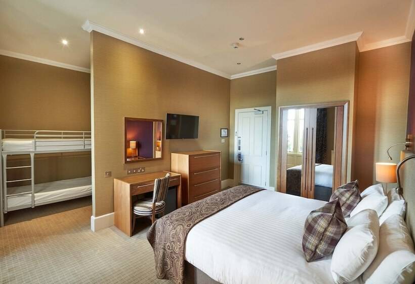 غرفة عائلية, Crieff Hydro