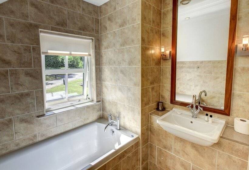 غرفة قياسية فردية, Crieff Hydro