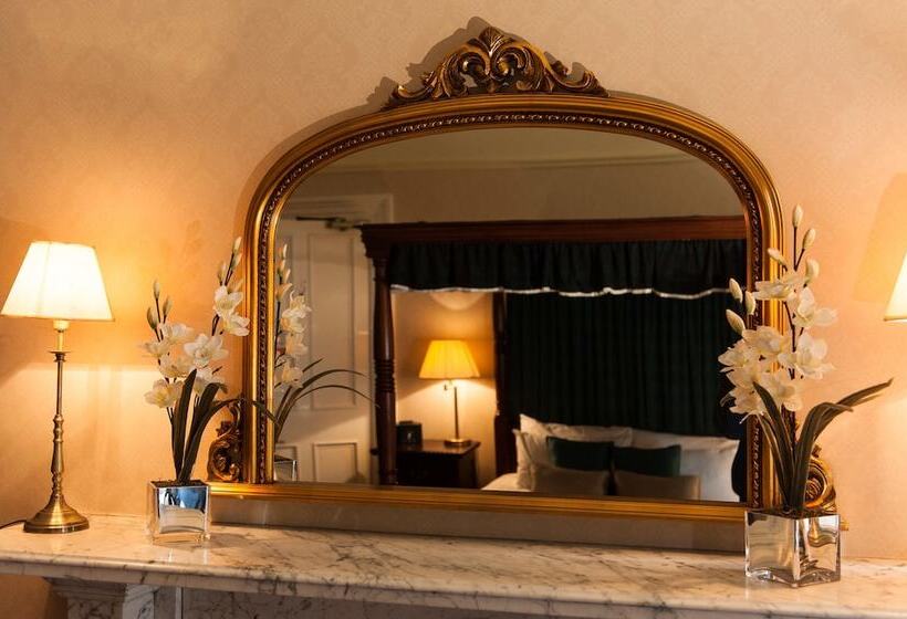 اتاق خانوادگی, Kildonan Lodge