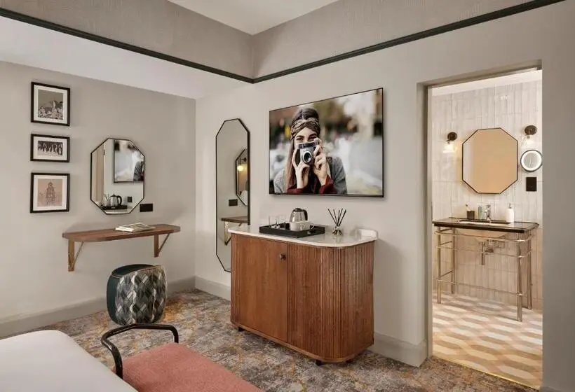 Superior Room King Size Bed