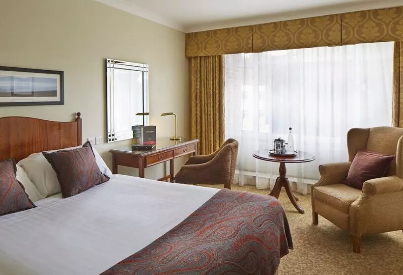 Superior-huone, Macdonald Berystede Hotel & Spa