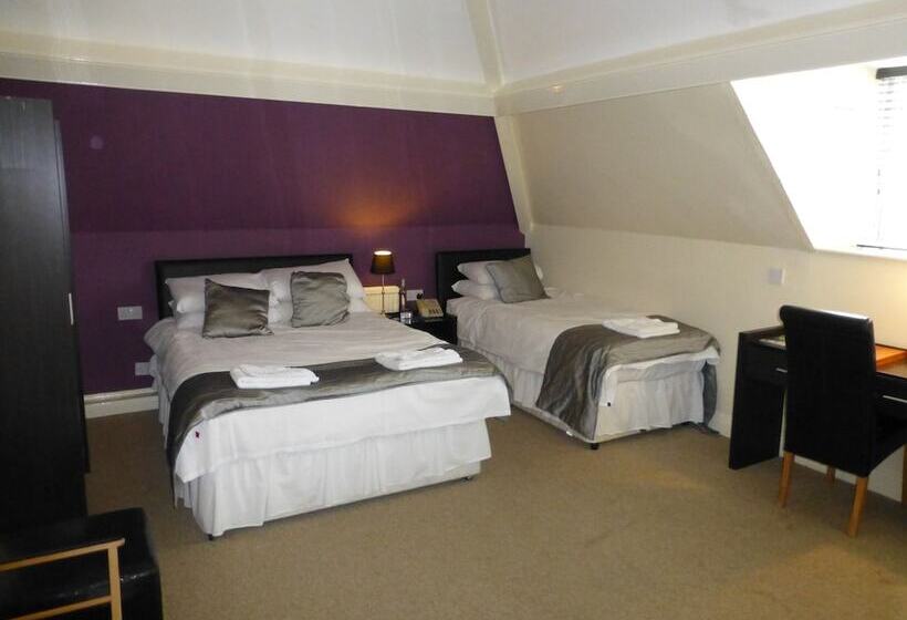 غرفة عائلية, Maes Manor Country