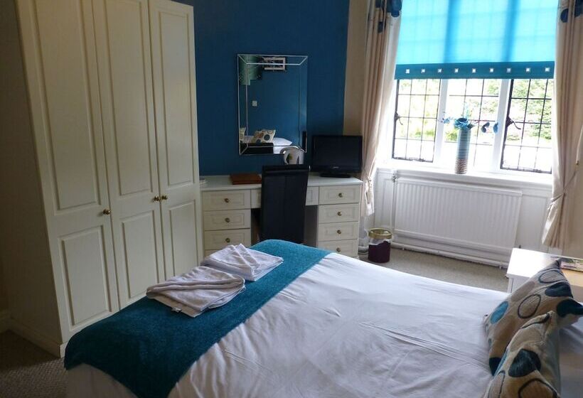 ファミリールーム, Maes Manor Country