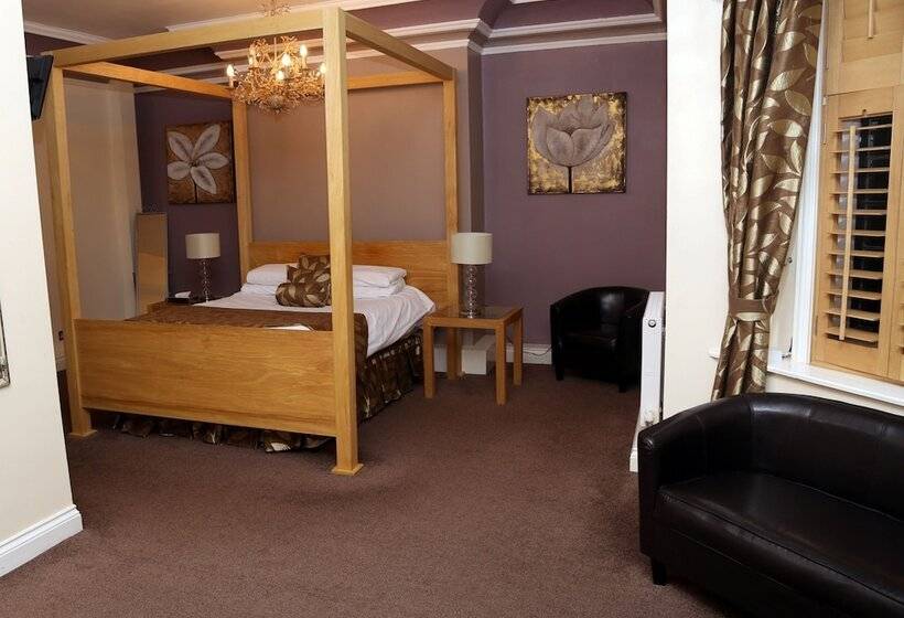 غرفة تنفيذية, Maes Manor Country