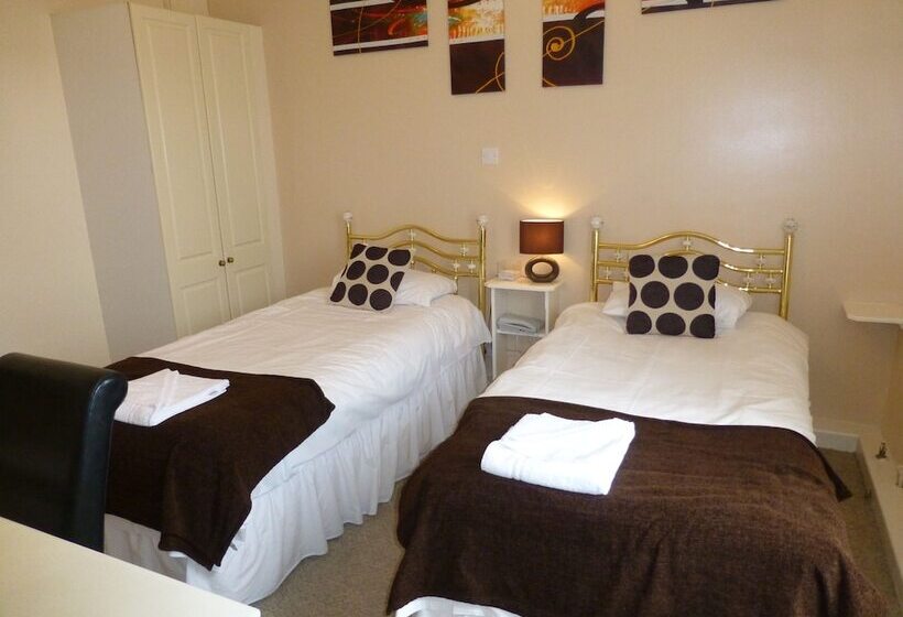 غرفة قياسية, Maes Manor Country