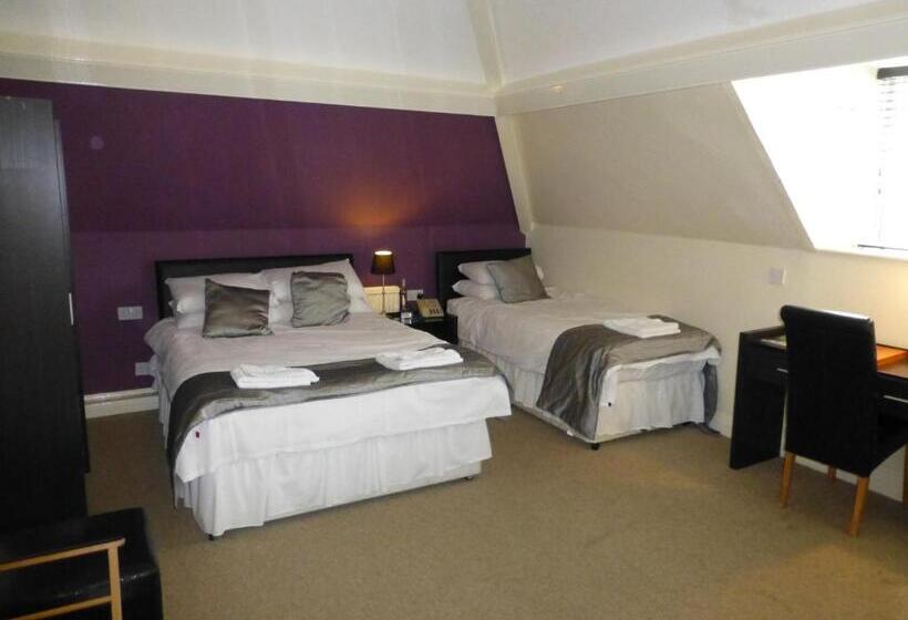 スタンダードトリプルルーム, Maes Manor Country