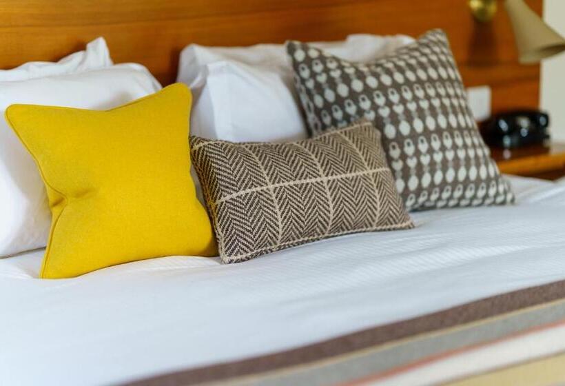 Семейный Номер, Meudon