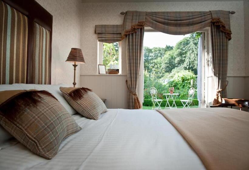 Номер Стандарт, Ravenwood Hall