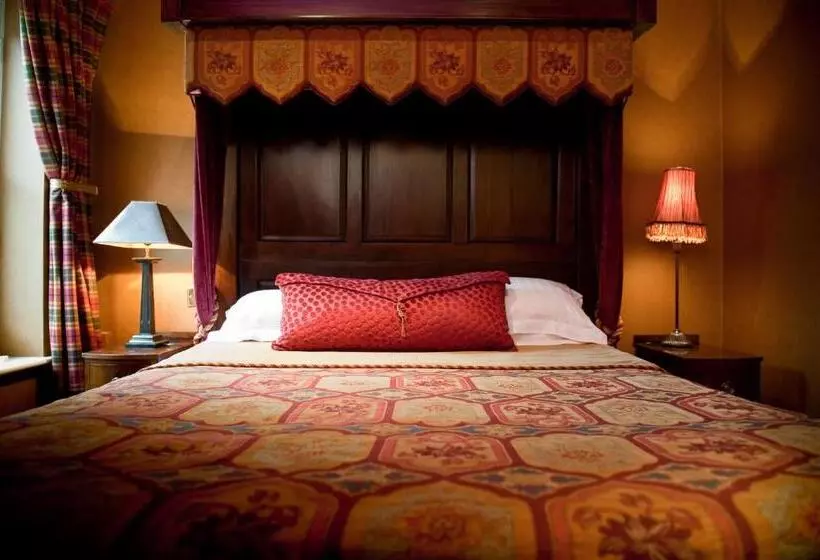 1ベッドルームハウス, Ravenwood Hall
