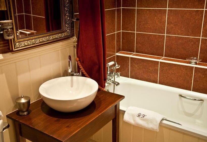 Номер Superior, Ravenwood Hall