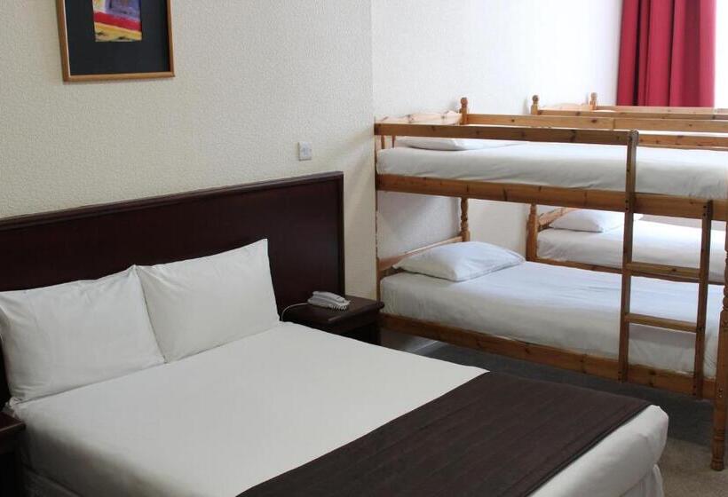 패밀리 룸, Russ Hill