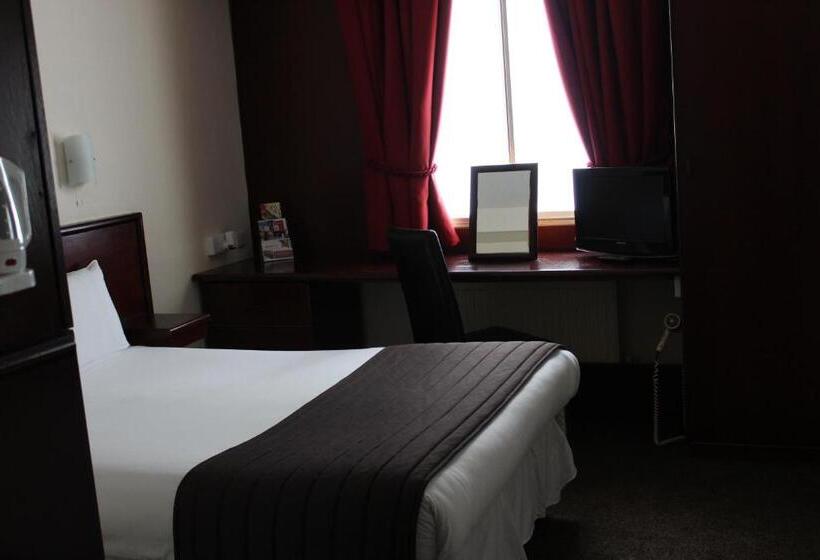 스탠다드 룸, Russ Hill