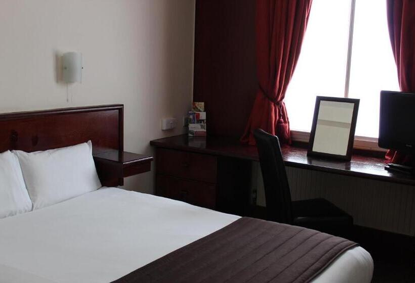 标准间, Russ Hill