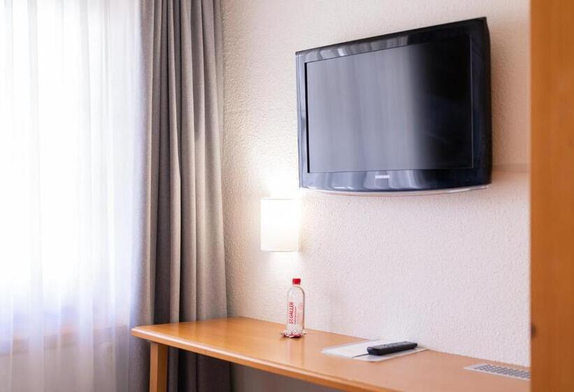 اتاق اکونومی یک تخته, Schatzmann