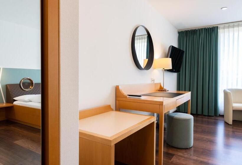 اتاق راحتی, Schatzmann