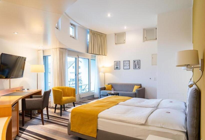 اتاق استاندارد چهارنفره با بالکن, Schatzmann