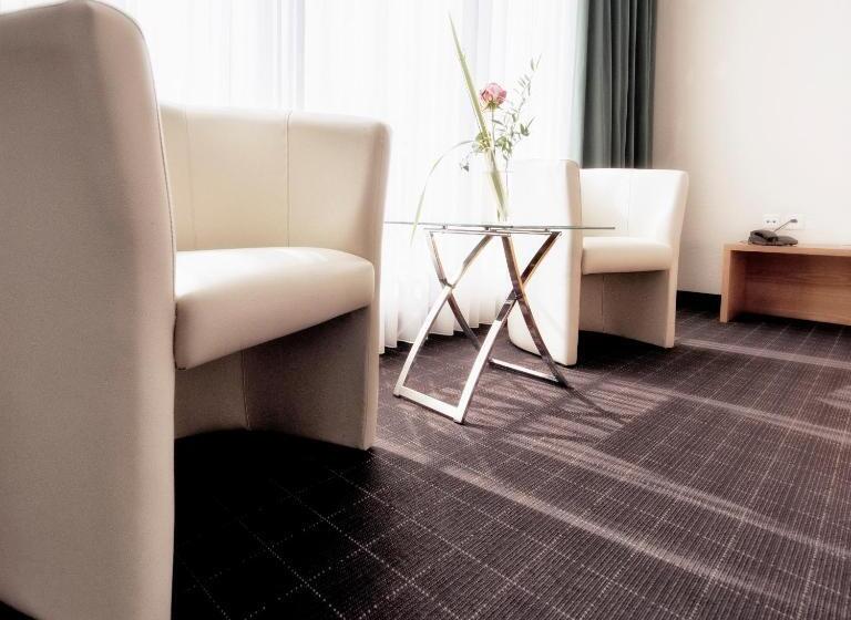 اتاق راحتی, Schatzmann