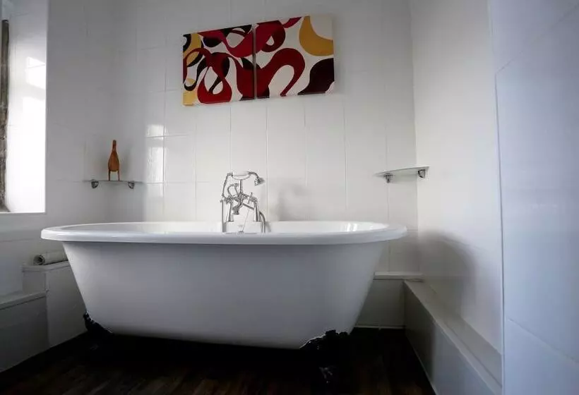 スイート, Stirk House