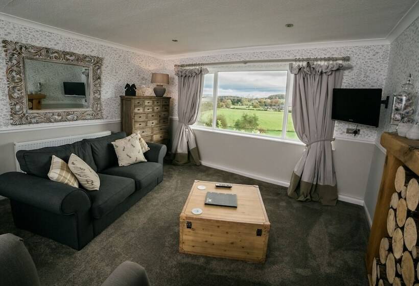 スイート, Stirk House