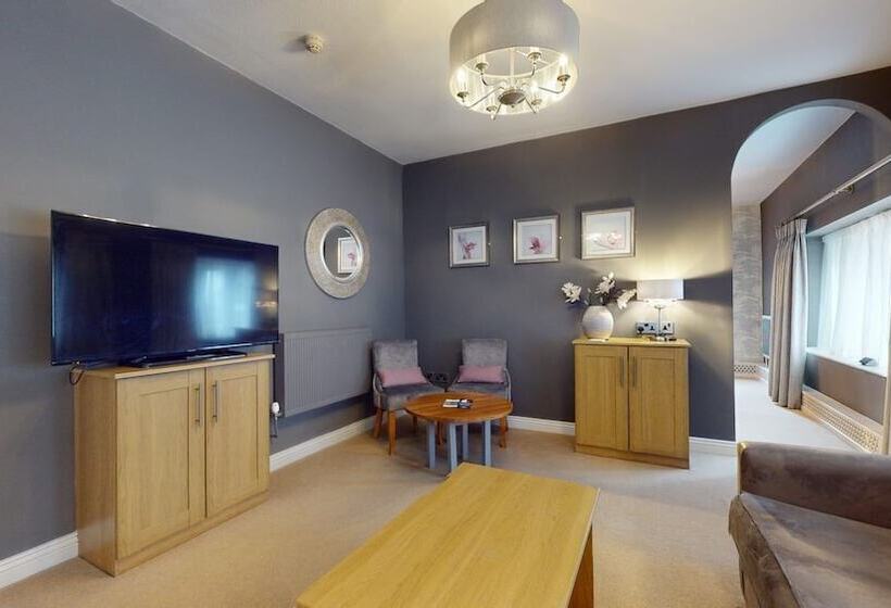 스위트, Stirk House