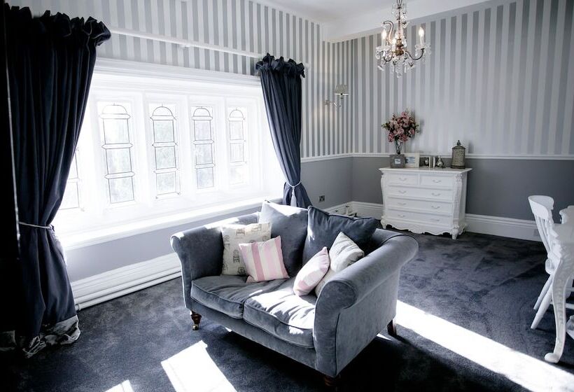 スイート, Stirk House