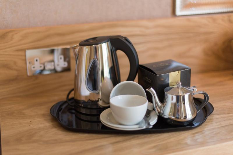 标准单人间, The Imperial