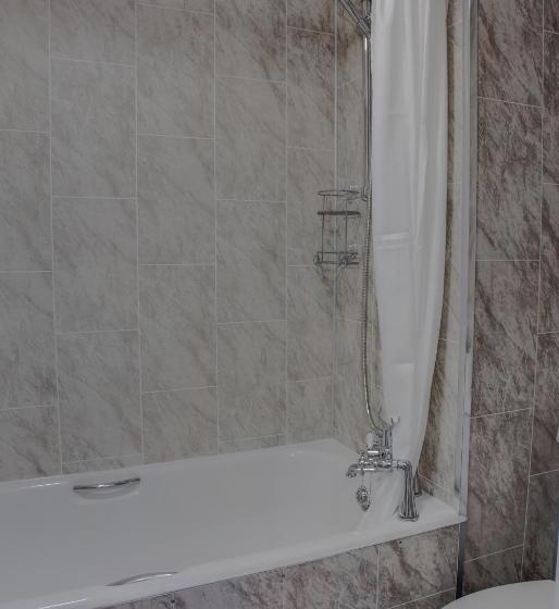 패밀리 룸, The Orwell