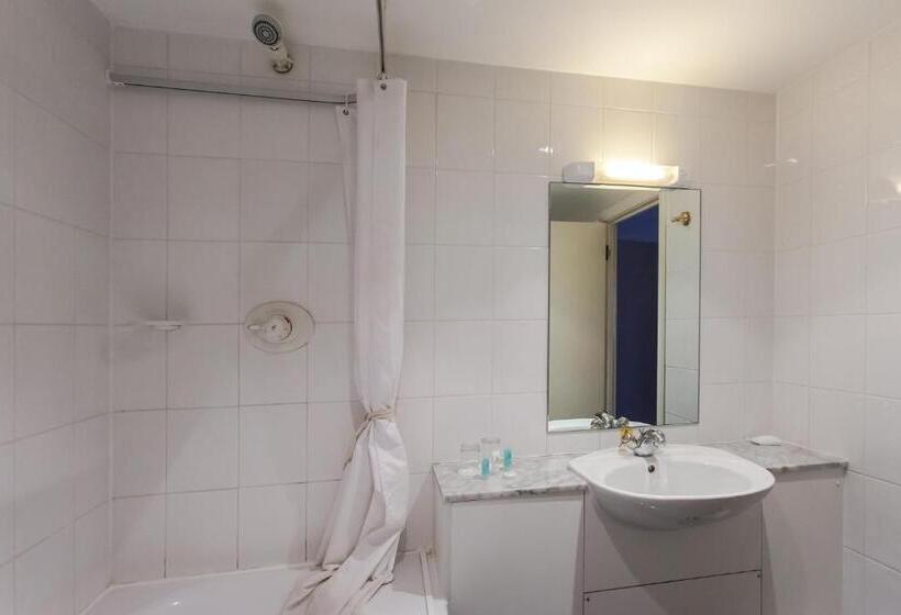 Номер Стандарт, The Roundhouse