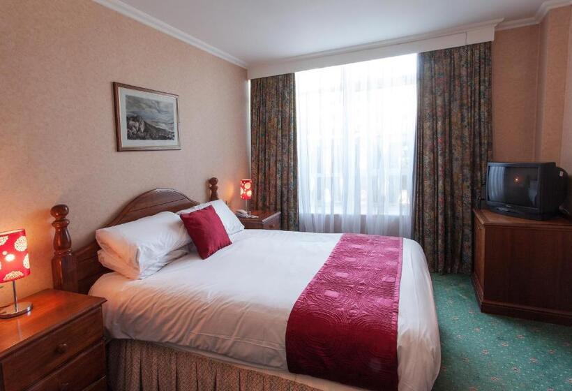 Номер Стандарт, The Roundhouse