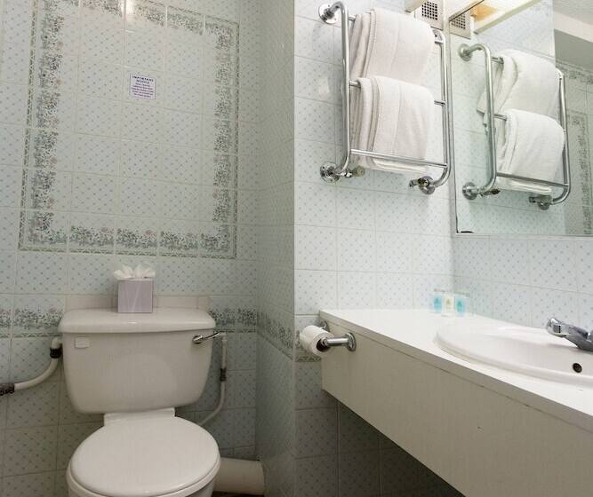 Номер Стандарт, The Roundhouse