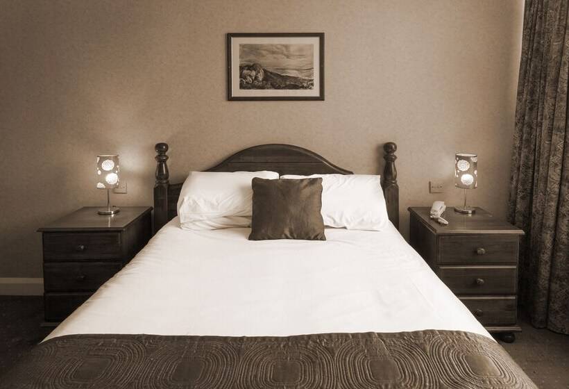 Номер Стандарт, The Roundhouse