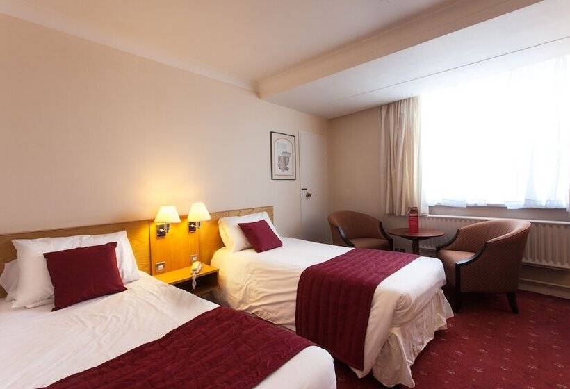 Номер Стандарт, The Roundhouse