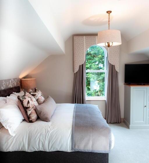 디럭스 룸 킹사이즈 침대, The Ruddings