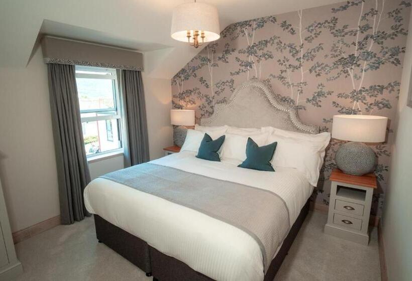 패밀리 스위트, The Ruddings