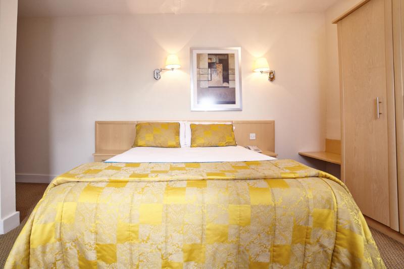 スタンダードルーム, The Station