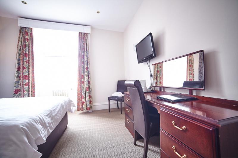 スタンダードルーム, The Station