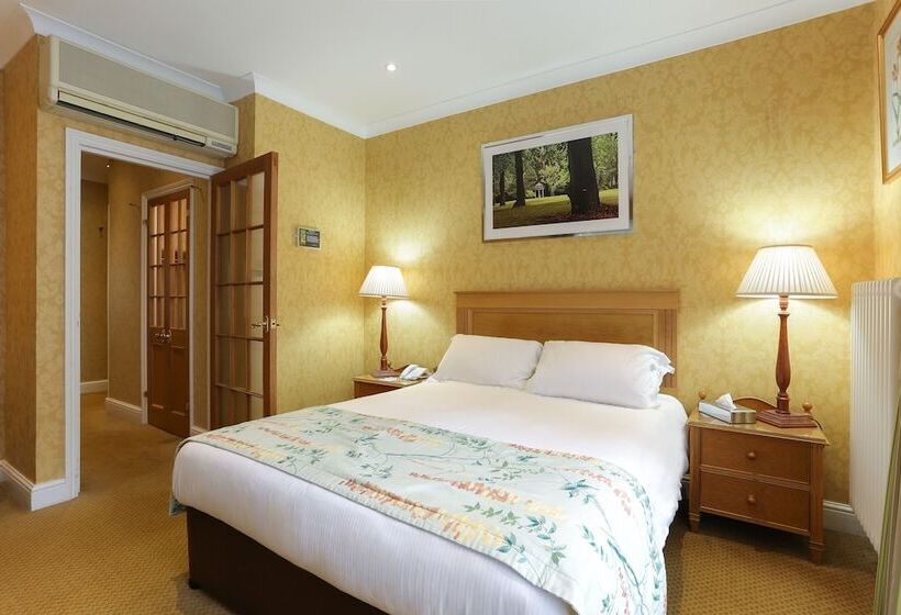 חדר קלאסי, West Lodge Park