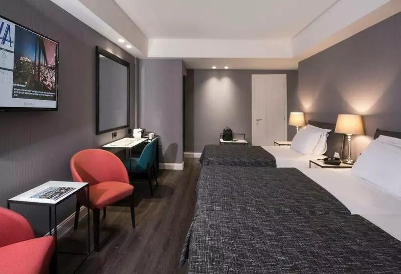 Standard Kolmen Hengen Huone Näkymä, Astor Hotel Athens