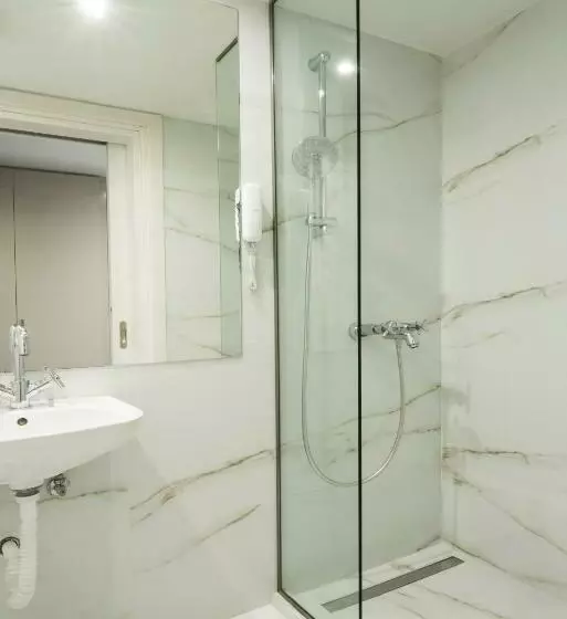 Standard Kolmen Hengen Huone Näkymä, Astor Hotel Athens