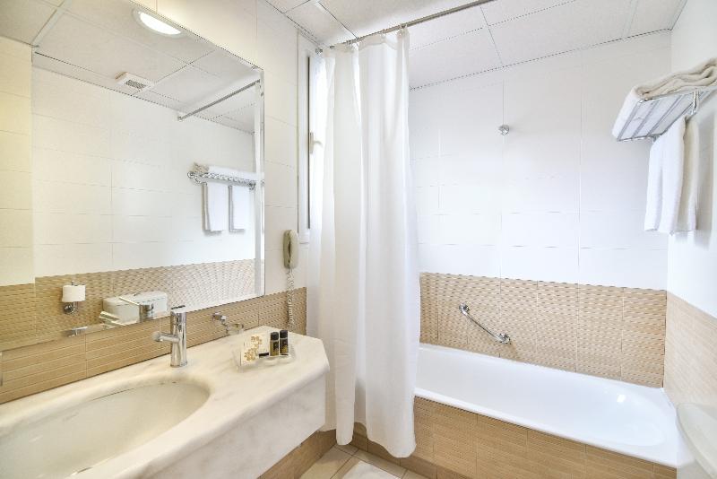 غرفة سوبيريور ثلاثية, Astor Hotel Athens